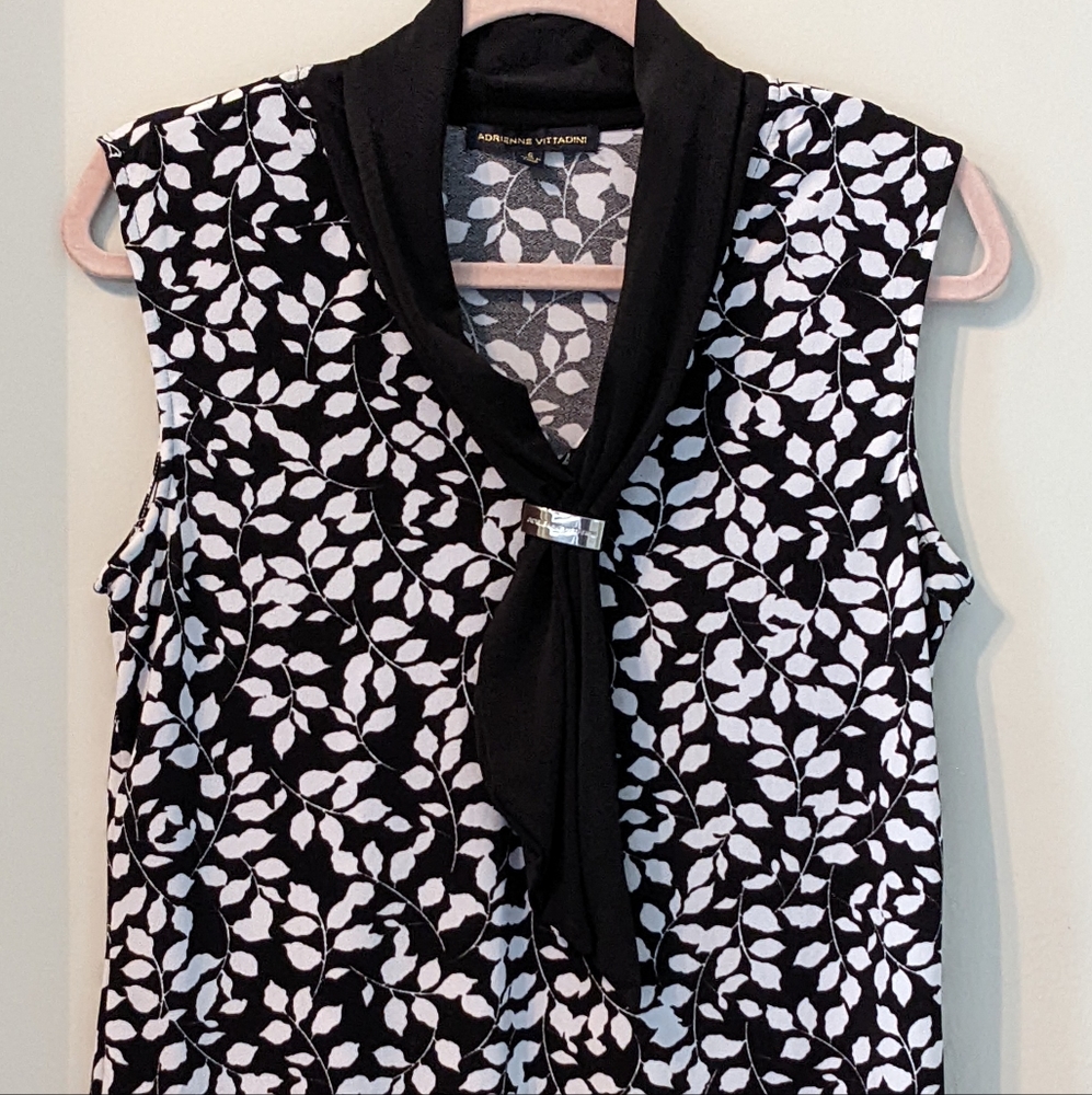 Adrienne Vittadini Sleeveless Top W/Draped Attached Scarf Small
